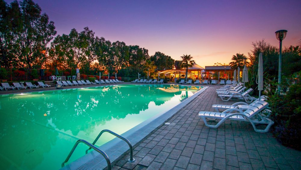 campeggio con piscina a cecina